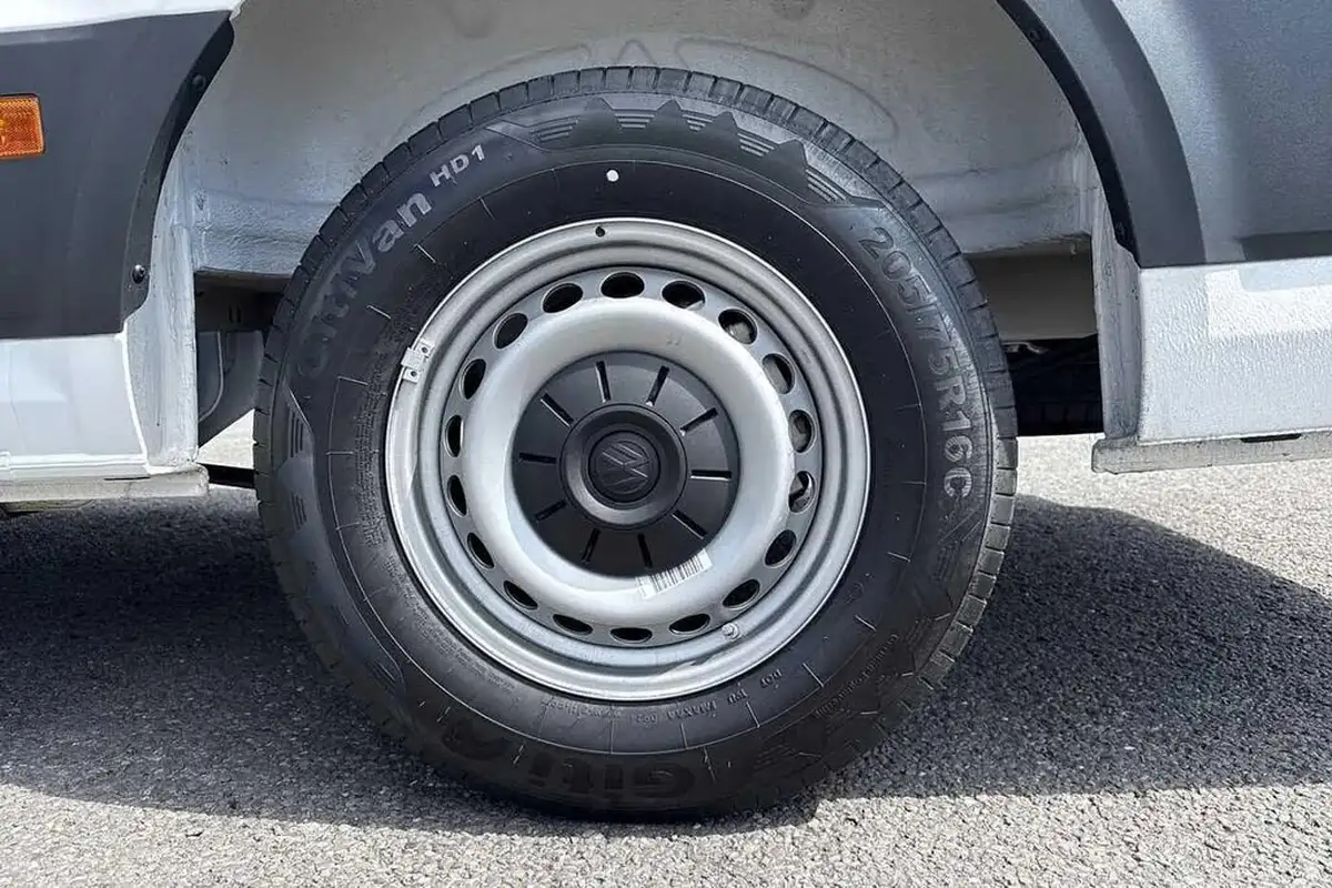 2024-volkswagen-crafter-20tdi-cr35-mwb-commerce-plus-140pseu6d-big-21
