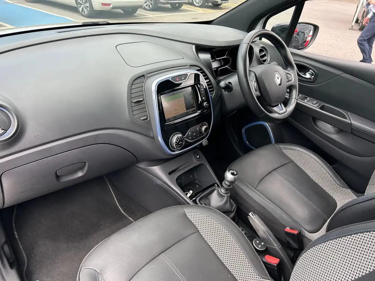 2016-renault-captur-12-tce-iconic-nav-big-1