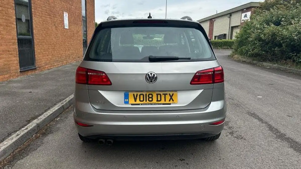2018-volkswagen-golf-sv-14-tsi-se-dsg-big-18