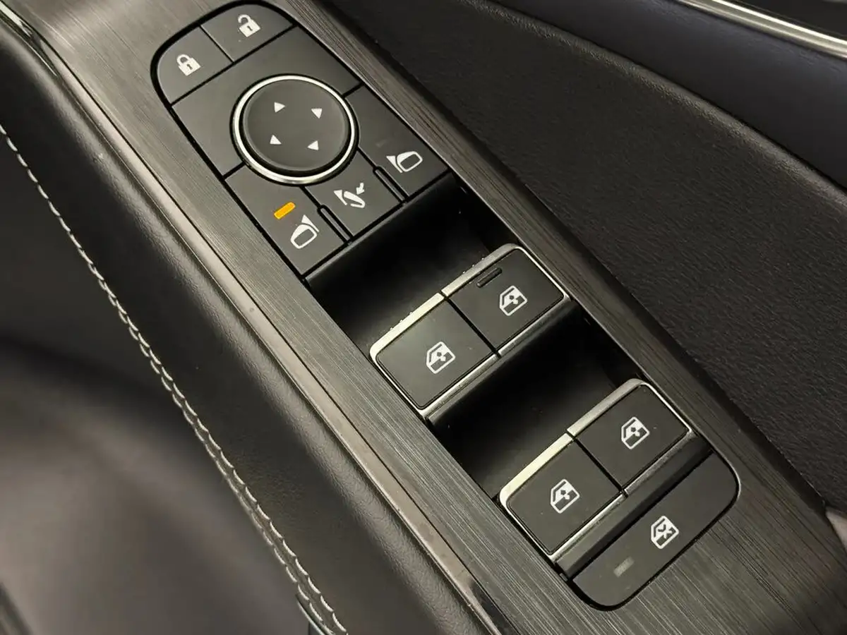 2023-nissan-qashqai-13-dig-t-tekna-140ps-mild-hybrid-big-18