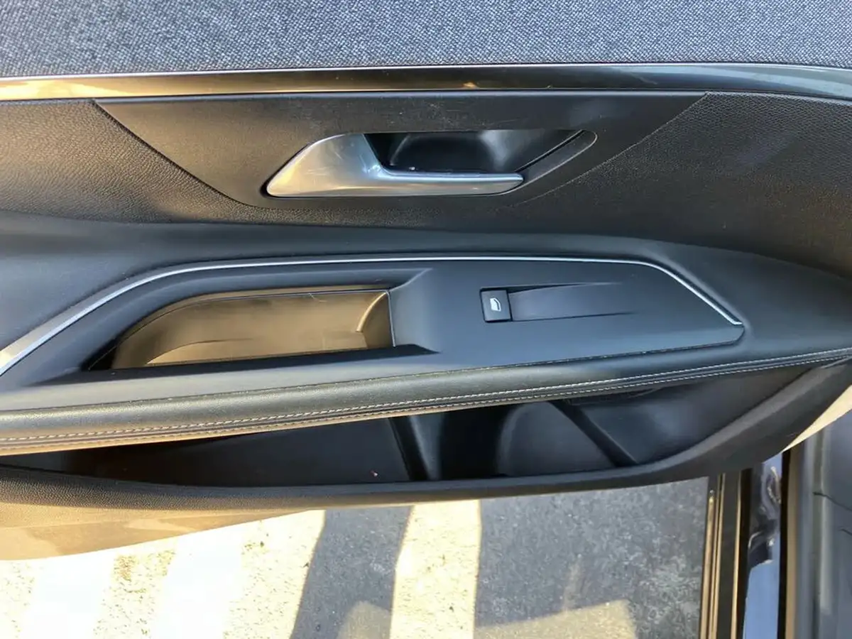 2020-peugeot-5008-suv-12-puretech-allure-big-24
