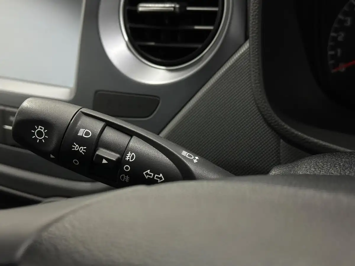 2018-hyundai-i10-12-premium-se-auto-big-11