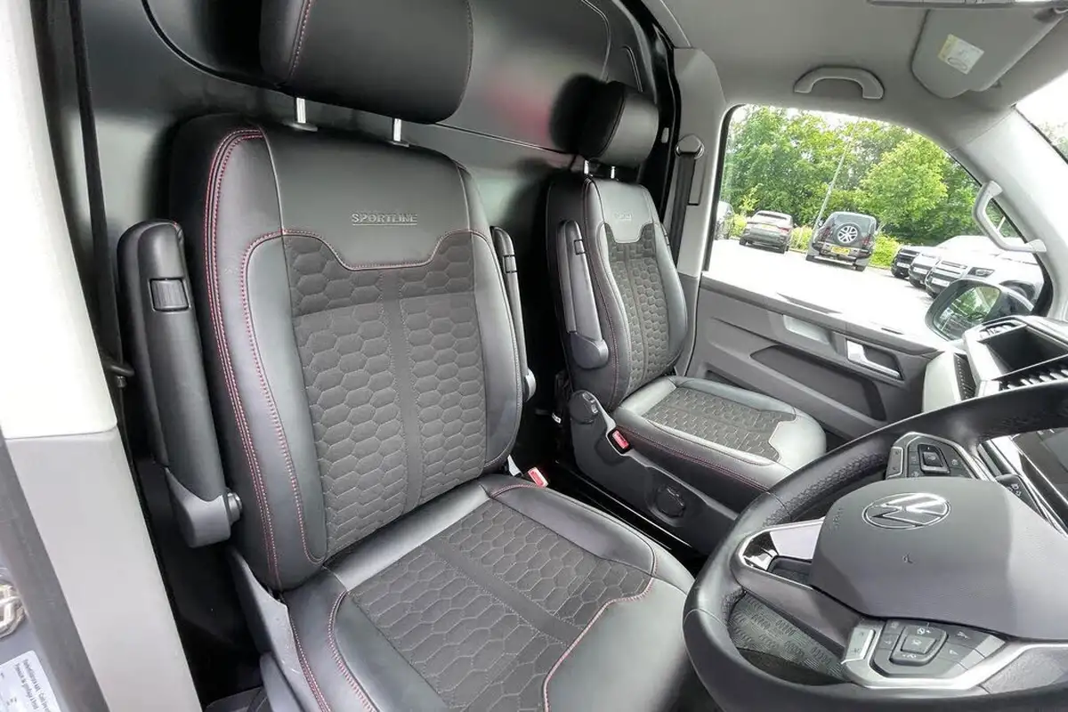 2024-volkswagen-transporter-20bitdi-t32-sportline-bmt-swb-panel-van-big-36