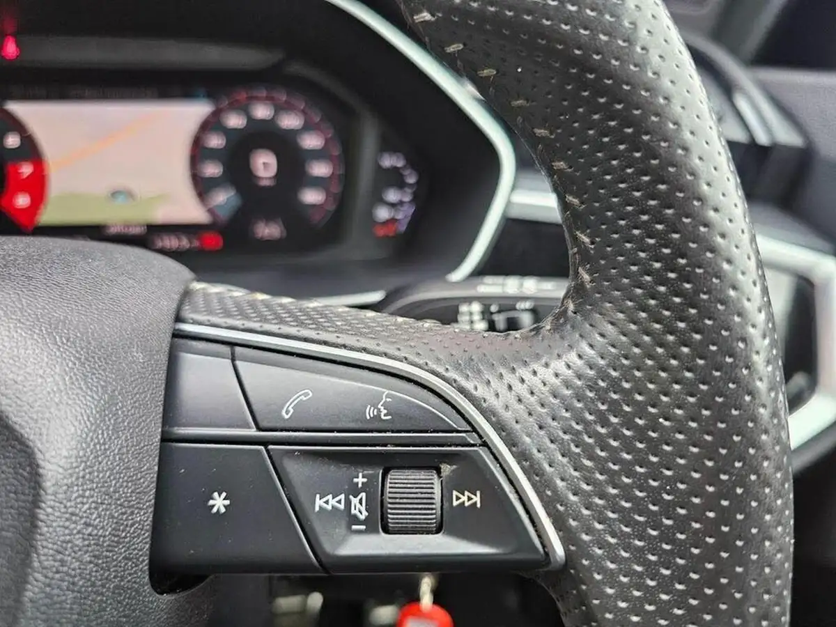 2019-audi-q3-20-40-tfsi-s-line-big-40
