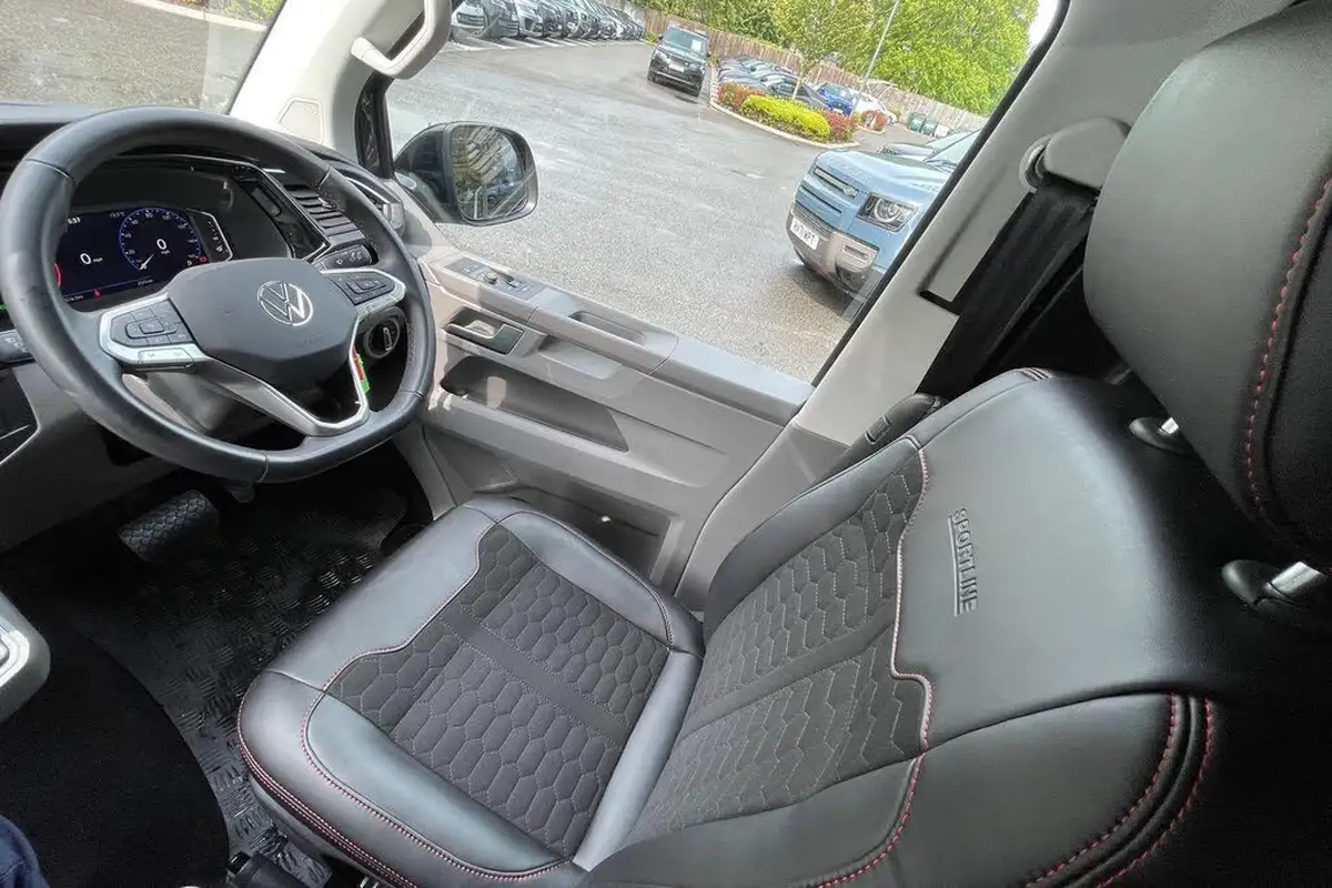 2024-volkswagen-transporter-20bitdi-t32-sportline-bmt-swb-panel-van-big-12
