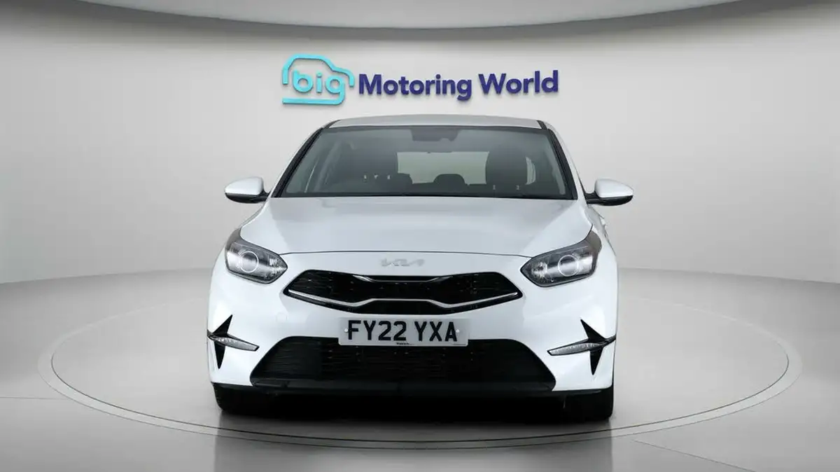 2021-kia-ceed-10-t-gdi-2-hatchback-big-1