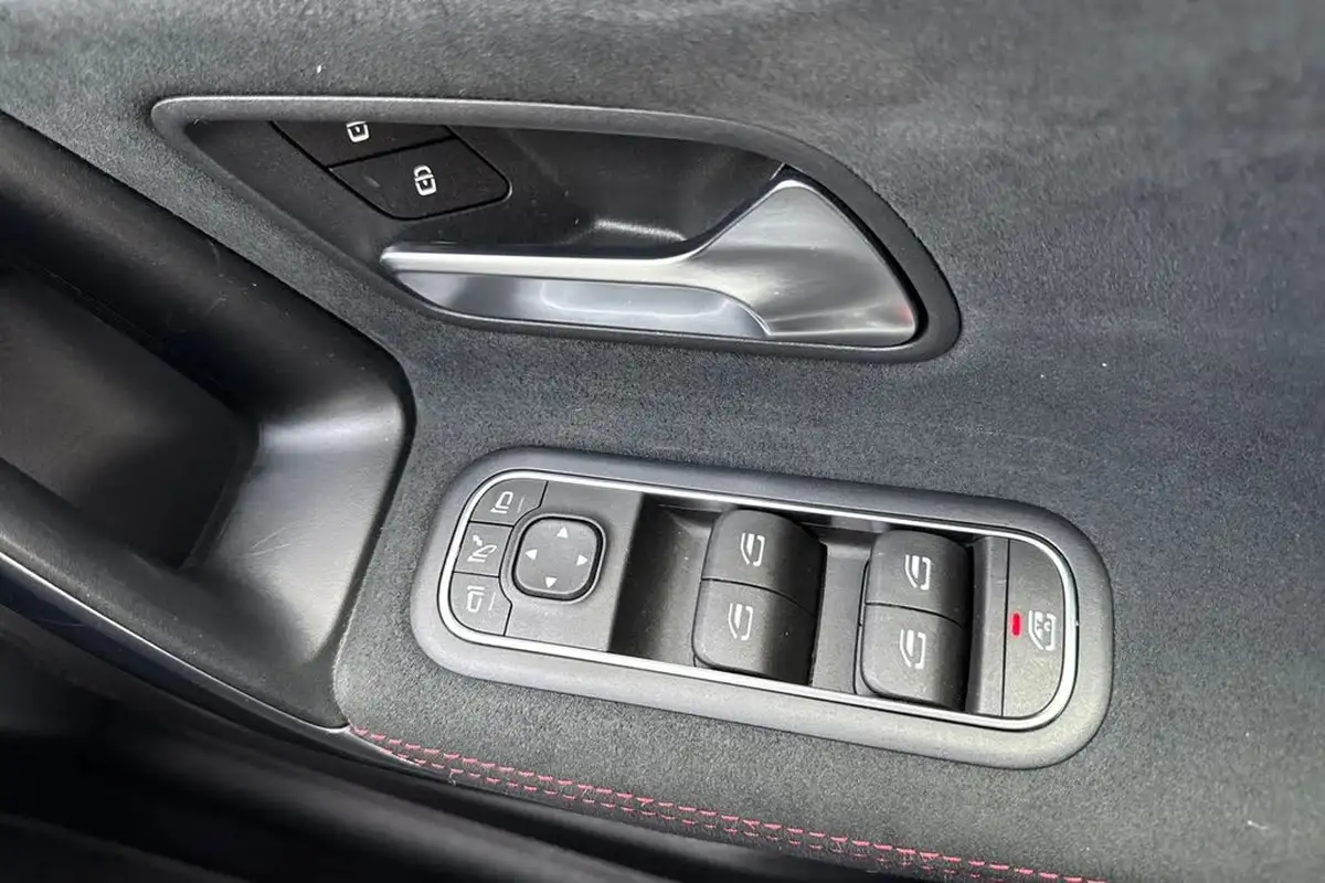 2022-mercedes-benz-a-class-13-a180-amg-line-executive-hatchback-5d-7g-dct-big-38