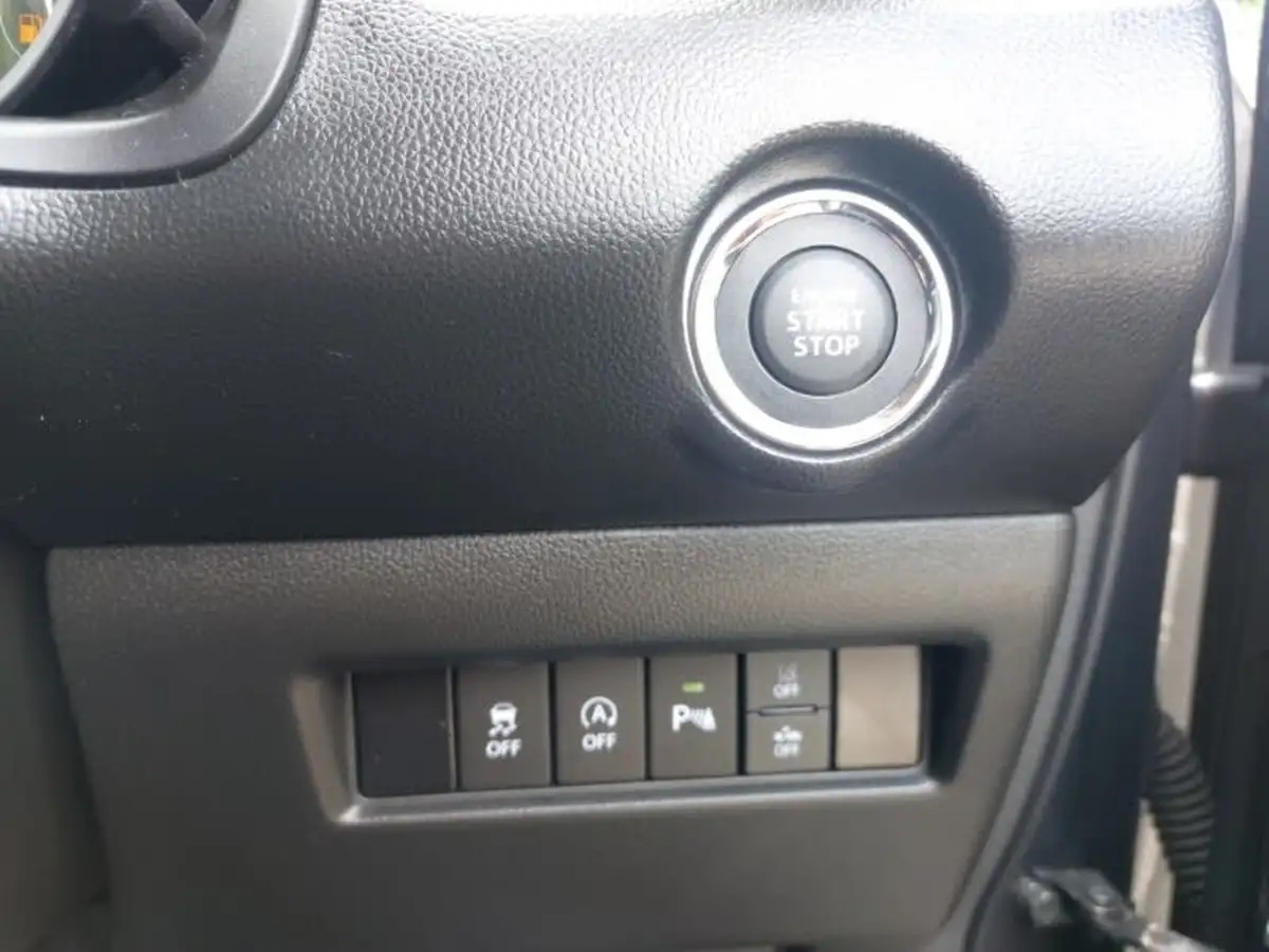 2022-suzuki-swift-12-dualjet-sz5-big-17