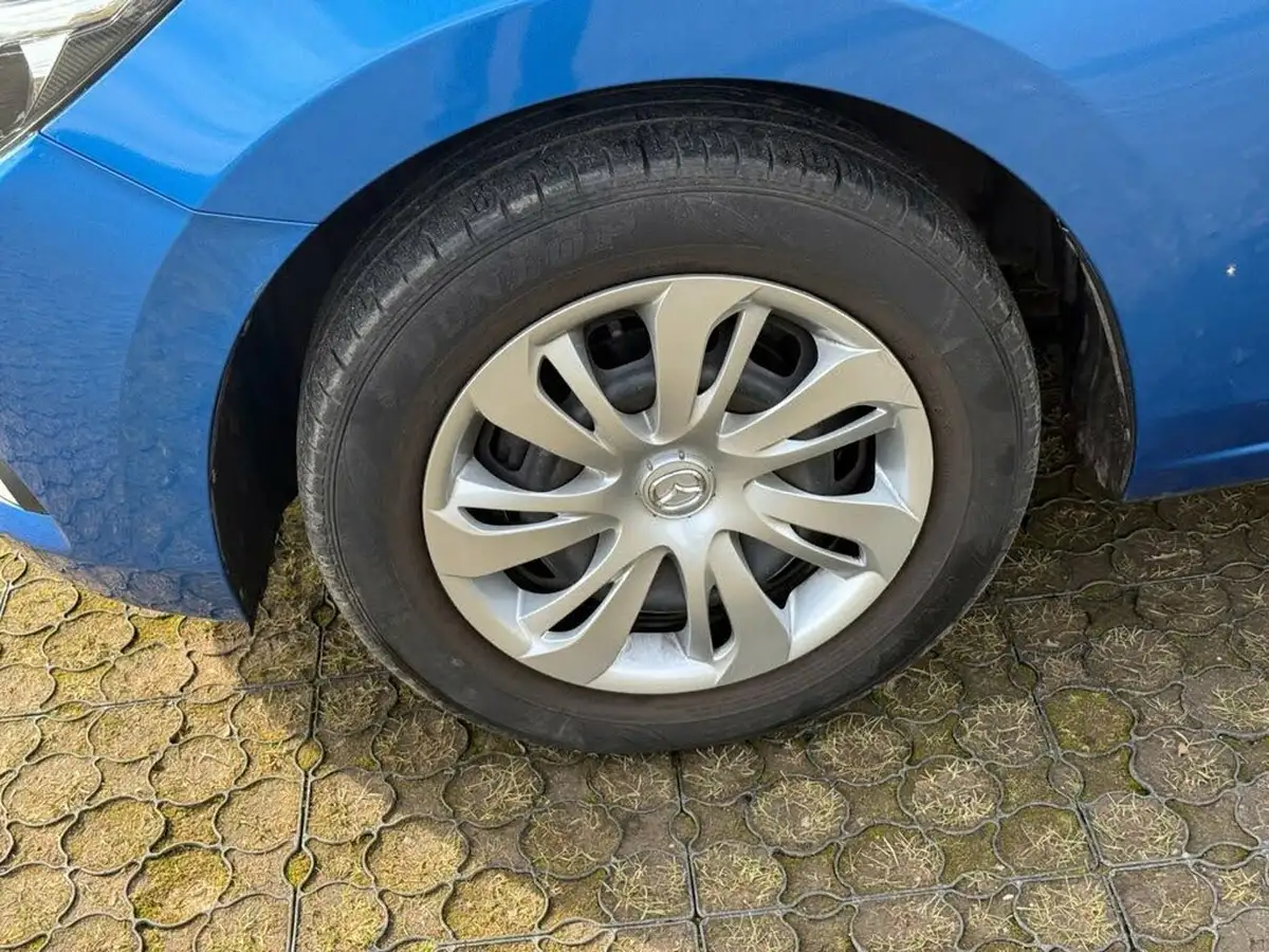 2017-mazda-mazda2-15-se-big-29