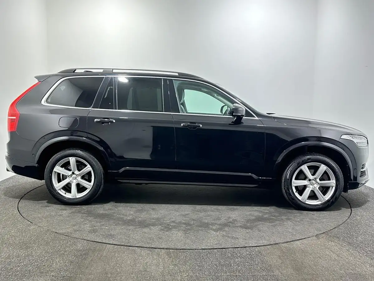 2015-volvo-xc90-20td-momentum-big-8