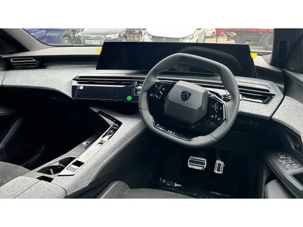2024-peugeot-5008-suv-e-gt-210ps-73kwh-big-10