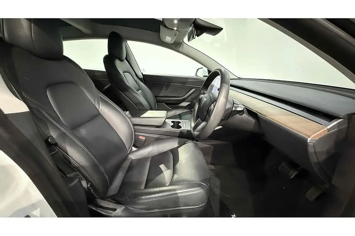 2020-tesla-model-3-e-standard-plus-big-18