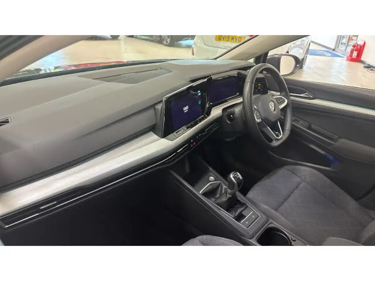 2021-volkswagen-golf-15-tsi-life-130ps-hatchback-big-8