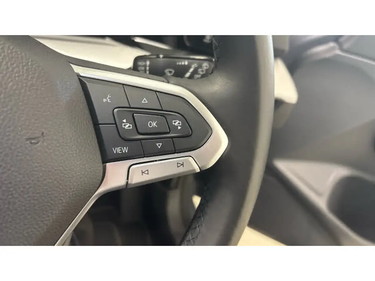 2021-volkswagen-golf-15-tsi-life-130ps-hatchback-big-32