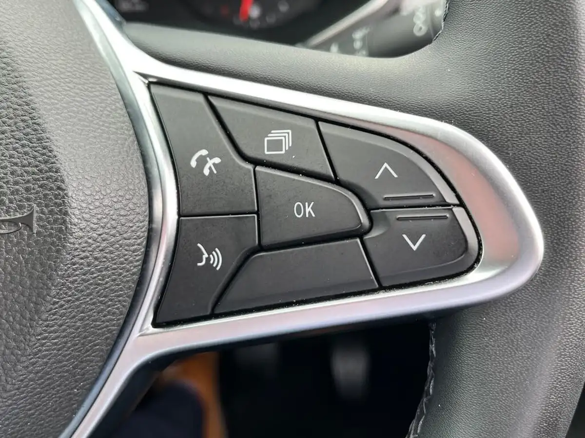 2021-renault-captur-10-tce-iconic-90ps-big-54
