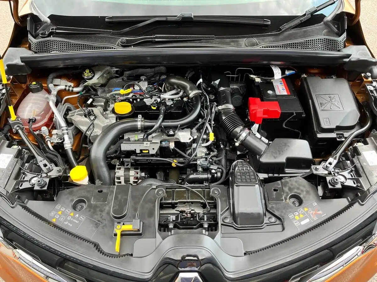 2021-renault-captur-10-tce-iconic-90ps-big-6