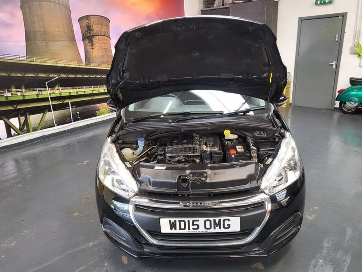 2015-peugeot-208-12-puretech-active-5d-big-24