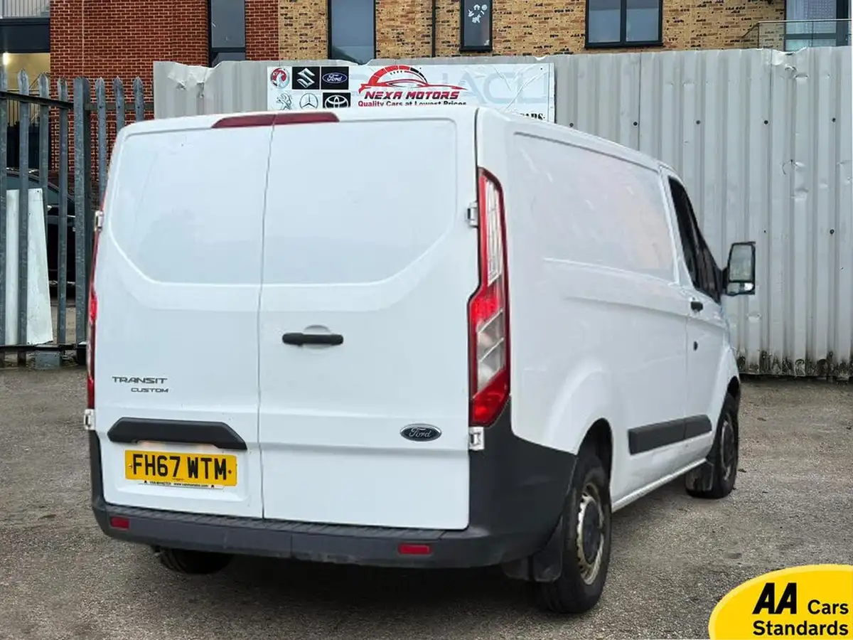 2018-ford-transit-custom-20tdci-290-l1h1-105pseu6-panel-van-big-6