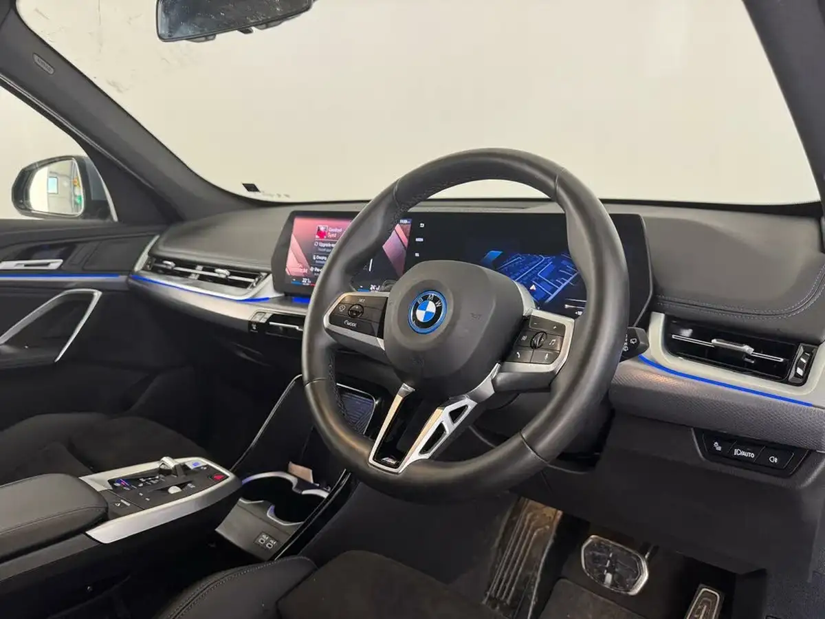 2024-bmw-ix1-e-edrive20-m-sport-big-9