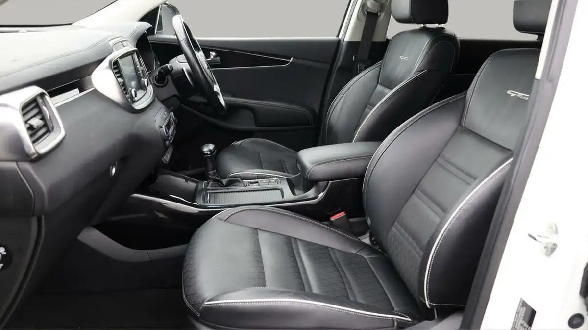 2019-kia-sorento-22-crdi-gt-line-big-13