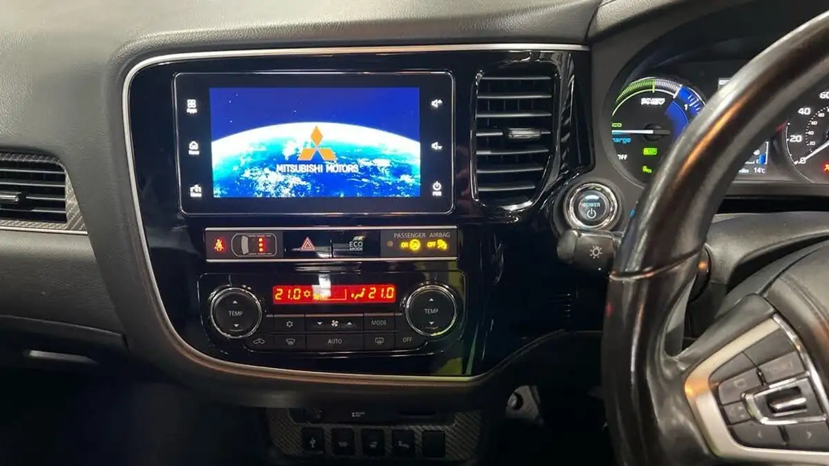 2019-mitsubishi-outlander-24-4h-phev-big-6