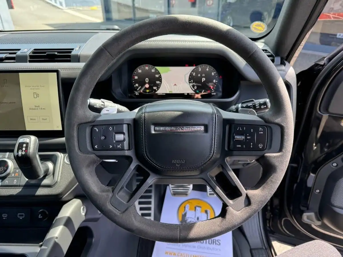 2022-land-rover-110-defender-50-p525-v8-big-15