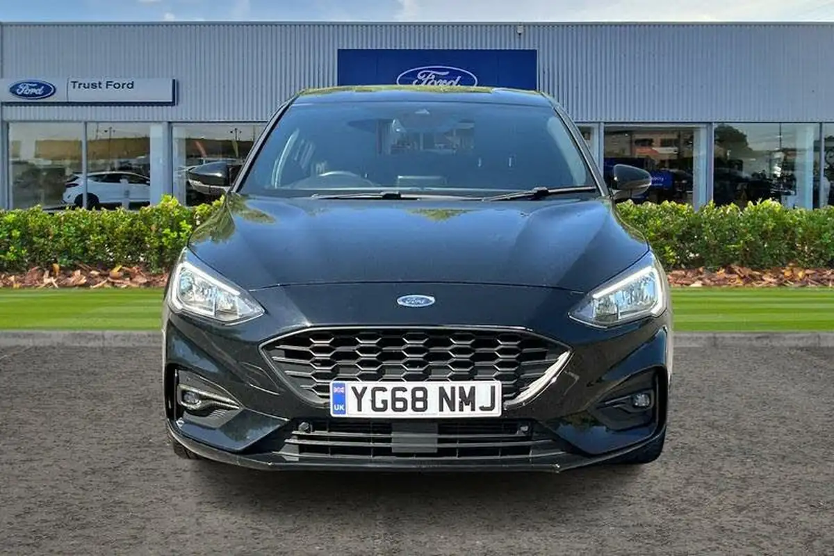 2018-ford-focus-10t-st-line-x-125ps-hatchback-big-5