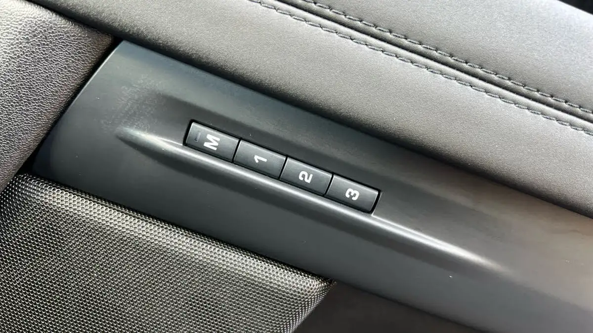 2022-land-rover-range-rover-evoque-20-d200-r-dynamic-se-big-22