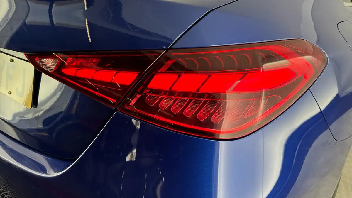 2022-mercedes-benz-c-class-big-25