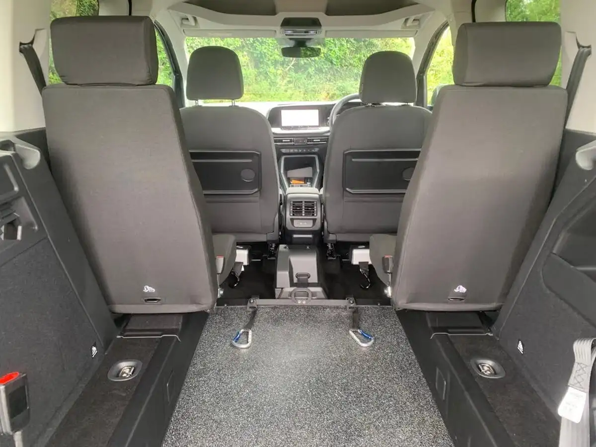 2024-ford-tourneo-connect-20-titanium-auto-big-9