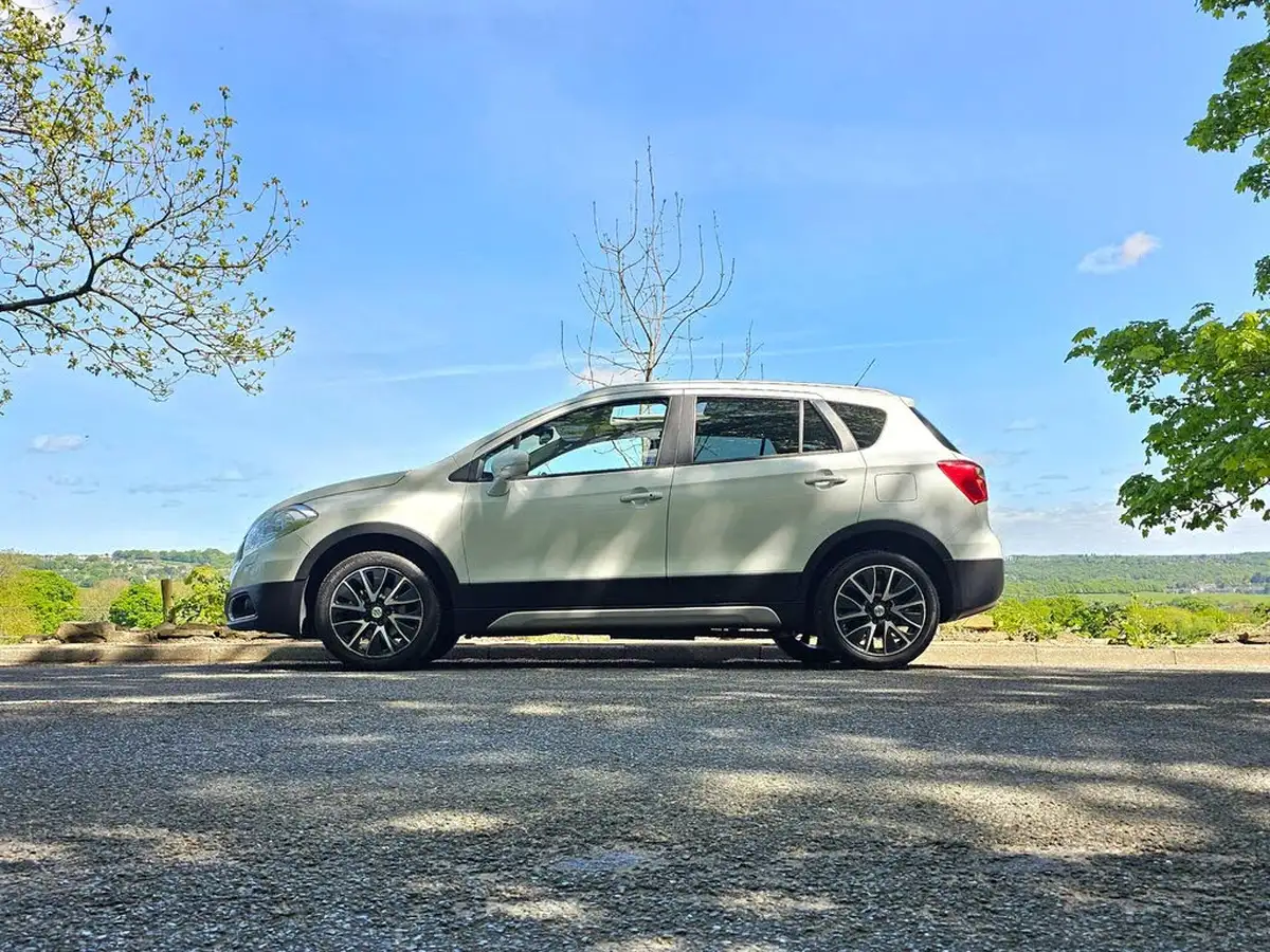2014-suzuki-s-cross-16-sz5-allgrip-big-15