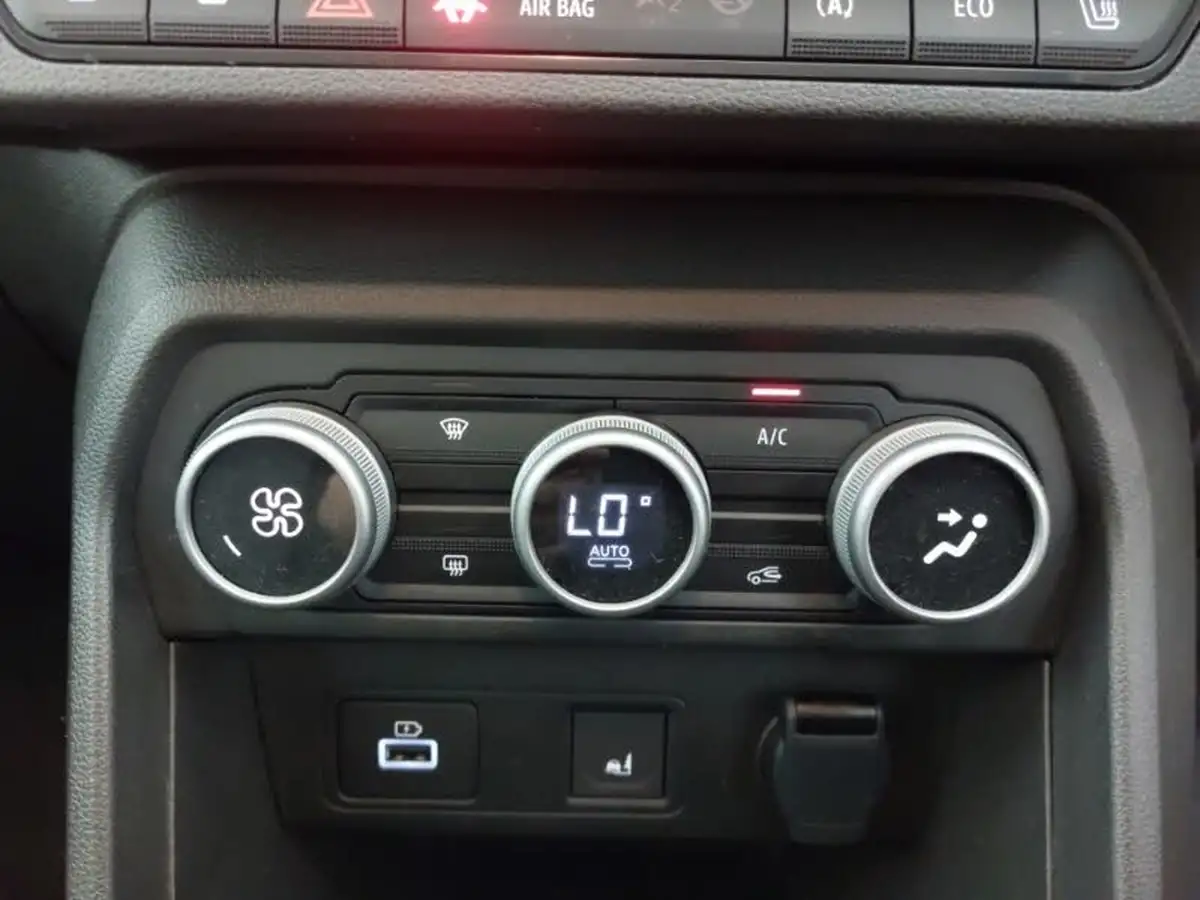 2024-dacia-sandero-stepway-10-tce-extreme-90bhp-big-17