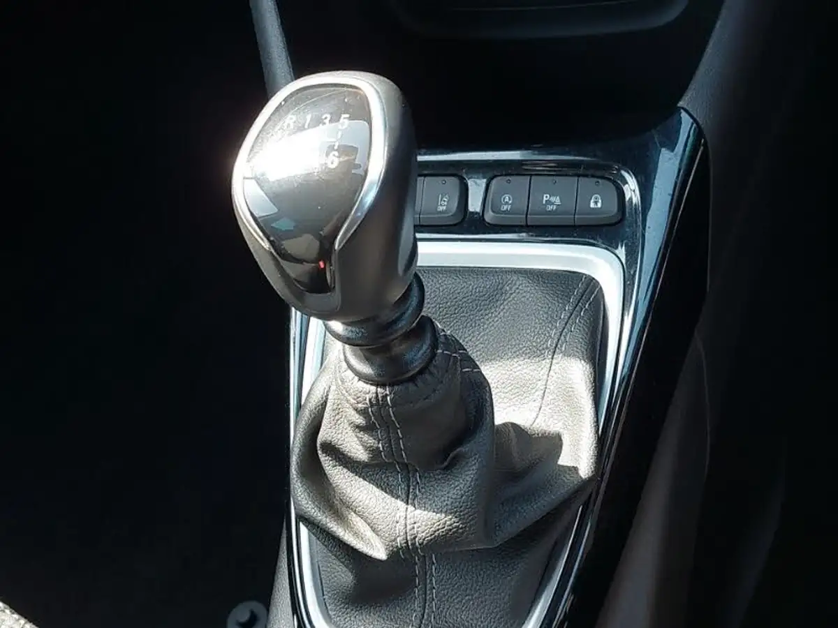 2022-vauxhall-crossland-12-elite-edition-130ps-big-15