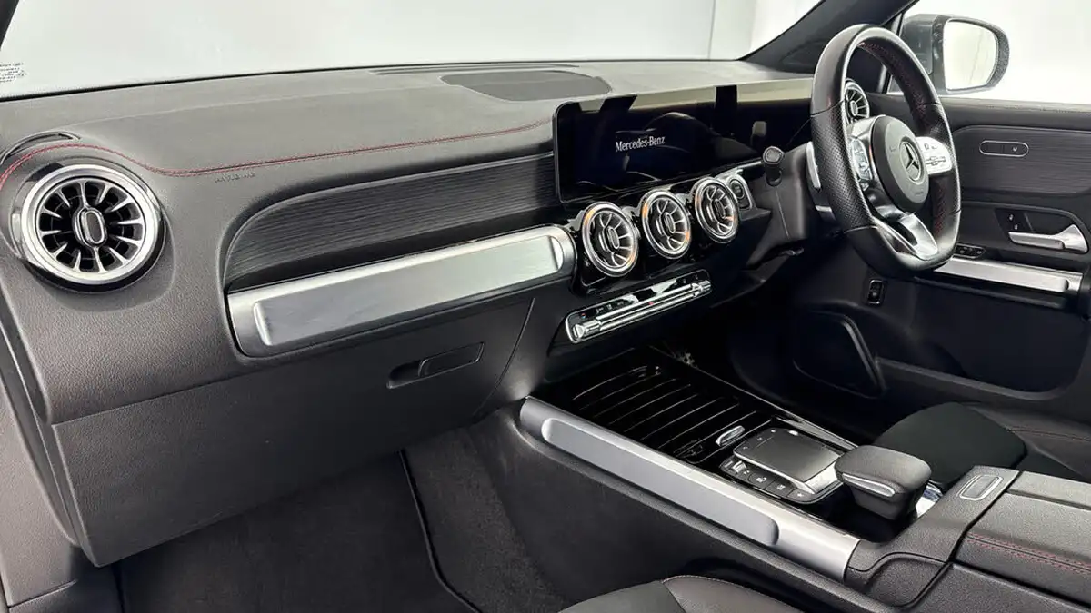 2022-mercedes-benz-eqb-e-eqb-300-amg-line-big-9