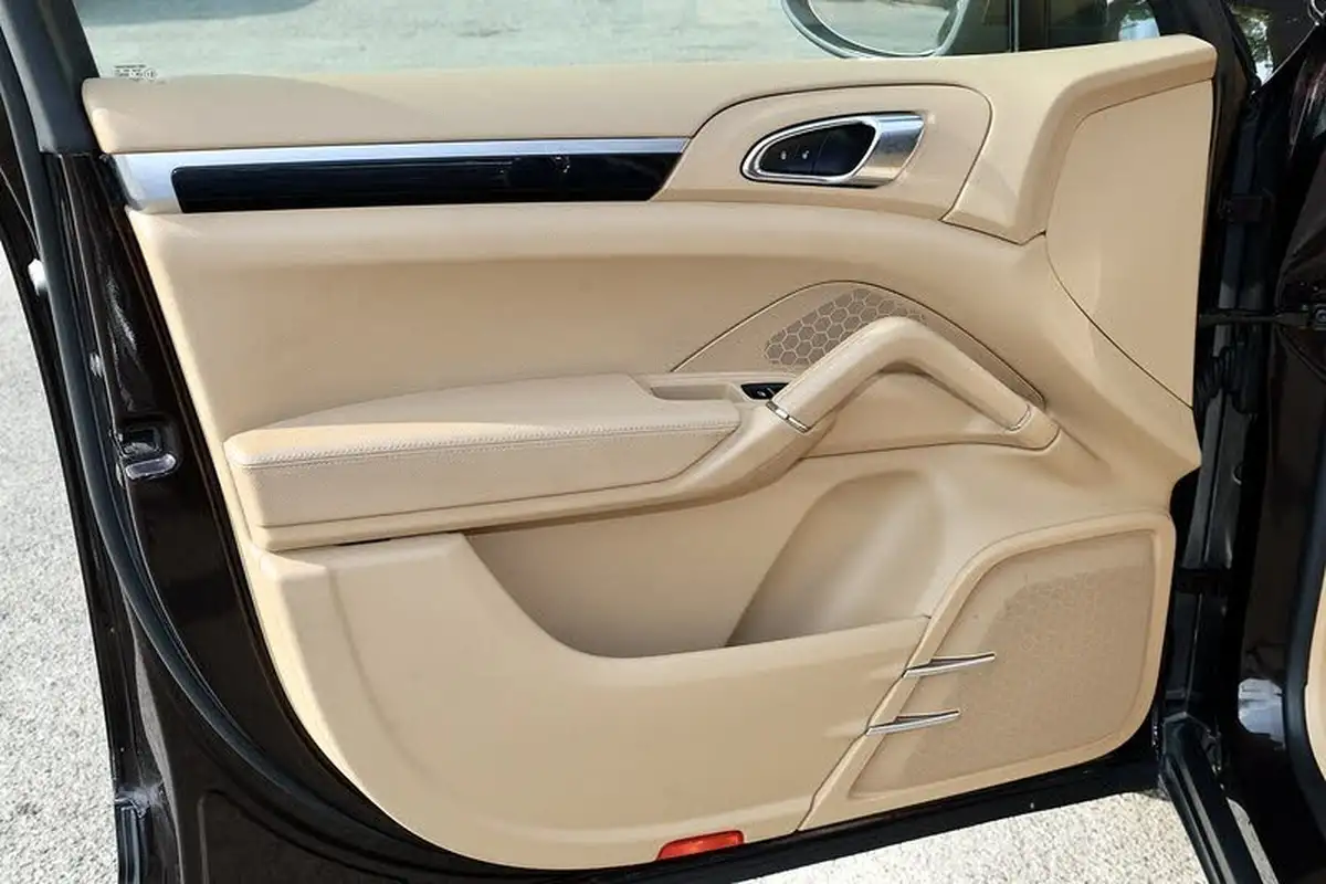 2014-porsche-cayenne-30td-platinum-edition-big-47