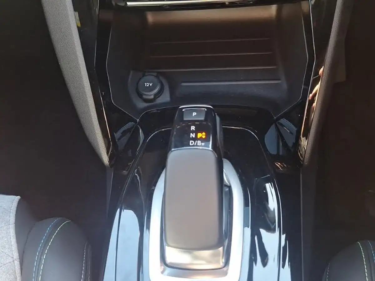 2020-peugeot-208-e-gt-big-15