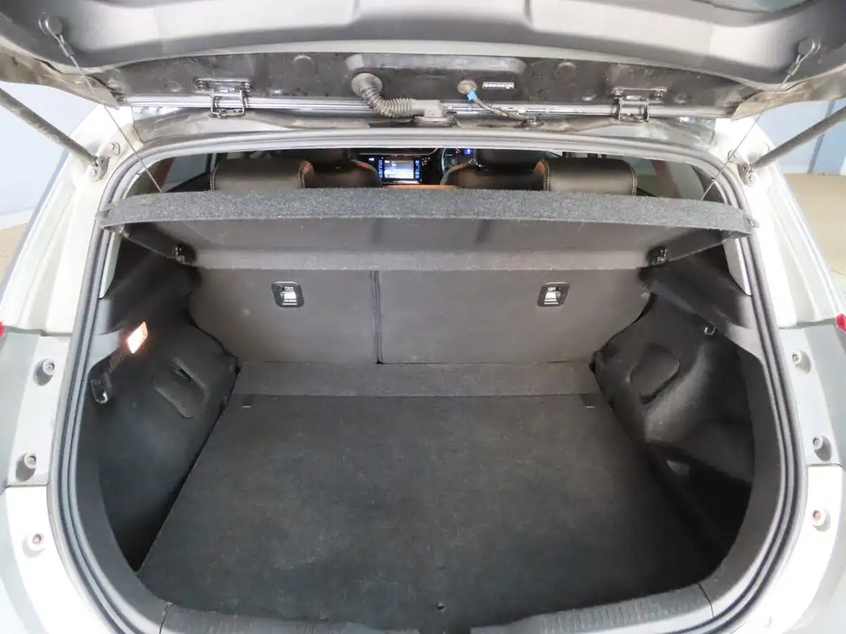 2017-toyota-auris-18-vvt-i-hsd-gb25-tss-leather-big-5