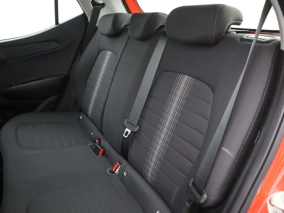 2020-hyundai-i10-10-se-big-14