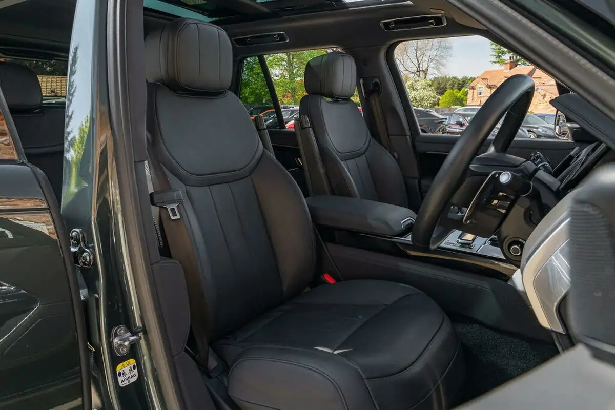 2023-land-rover-range-rover-30-d300-se-big-24