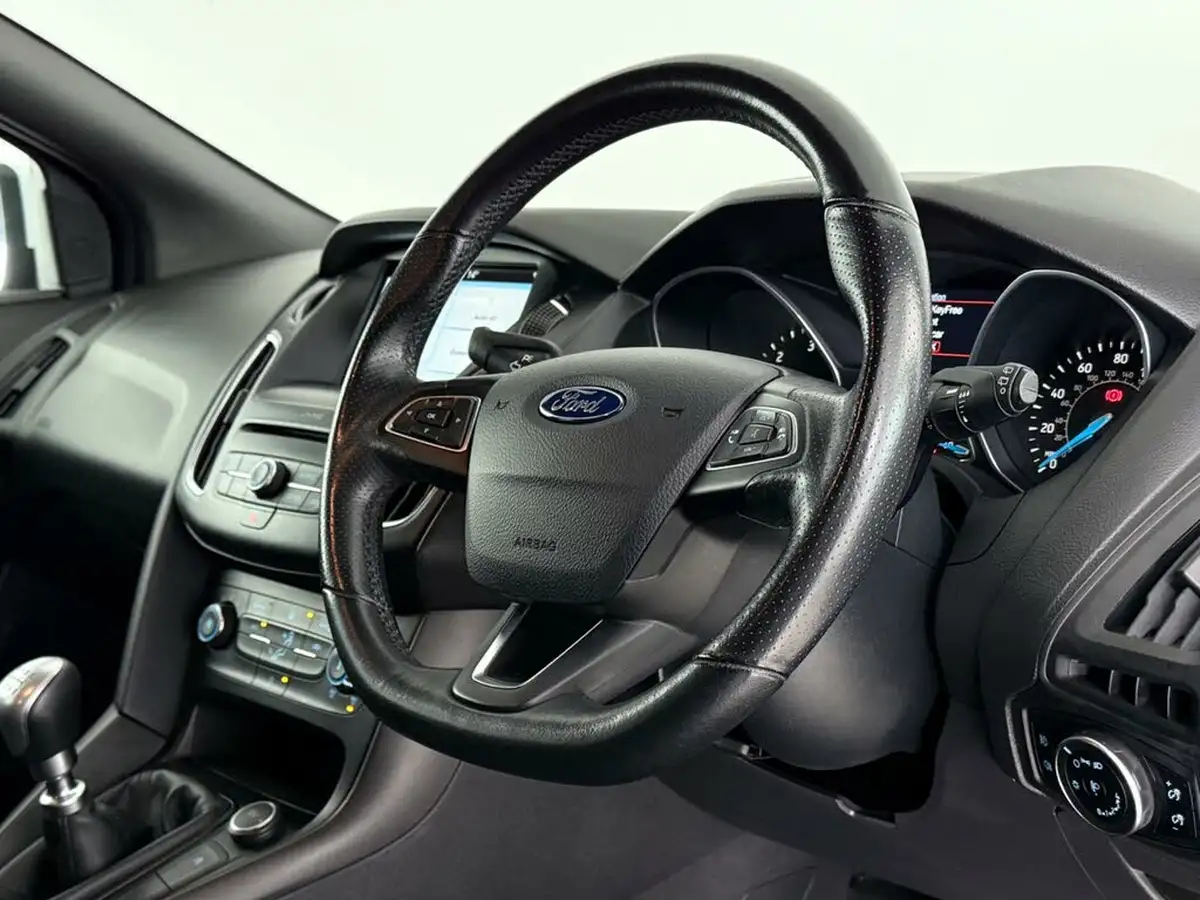 2017-ford-focus-15tdci-st-line-hatchback-big-13