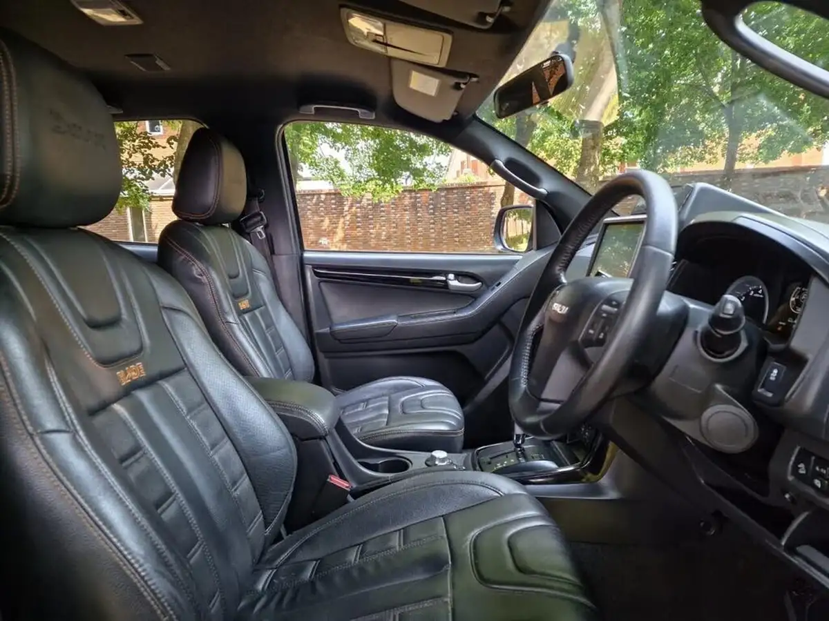 2017-isuzu-d-max-19td-blade-auto-big-6