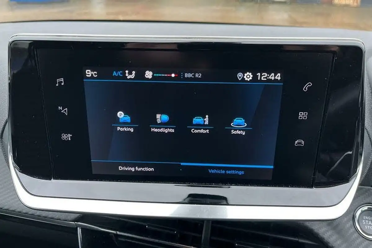 2021-peugeot-208-12-puretech-active-premium-100bhp-eat8-big-29