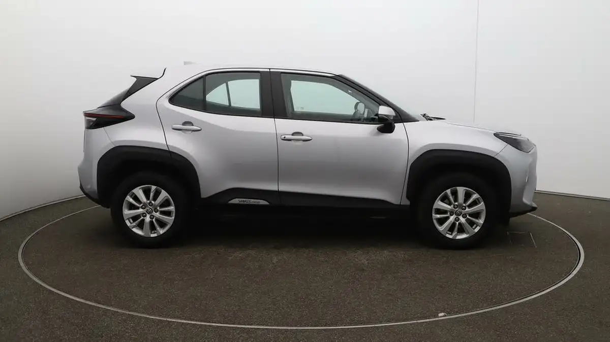 2022-toyota-yaris-cross-15-vvt-i-icon-big-41