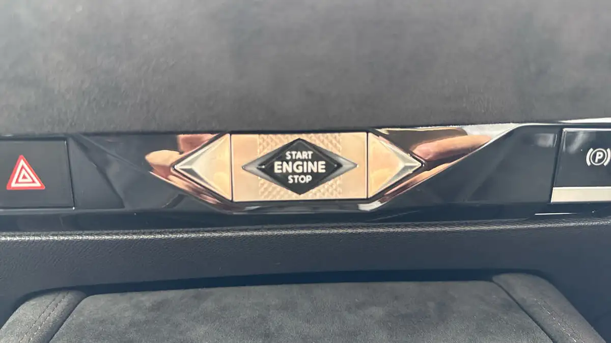 2024-ds-ds-4-e-tense-performance-line-nav-big-33