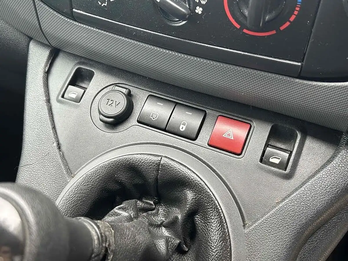 2017-peugeot-partner-16td-s-l1-stop-start-850-panel-big-26