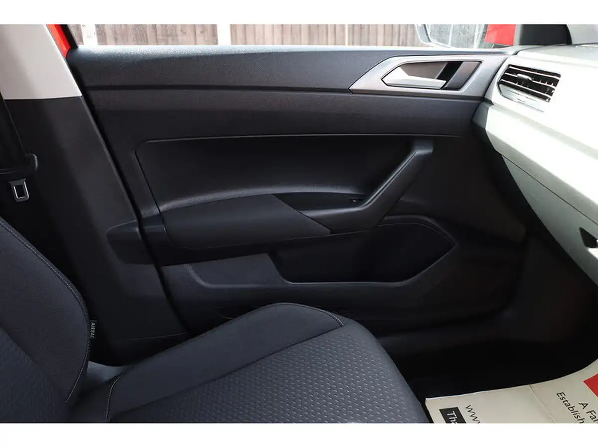 2020-volkswagen-polo-10-tsi-se-big-42