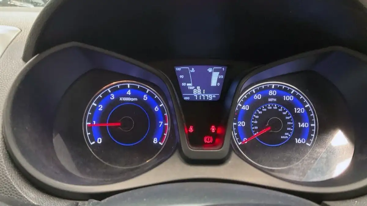2014-hyundai-ix20-14-active-90ps-big-5