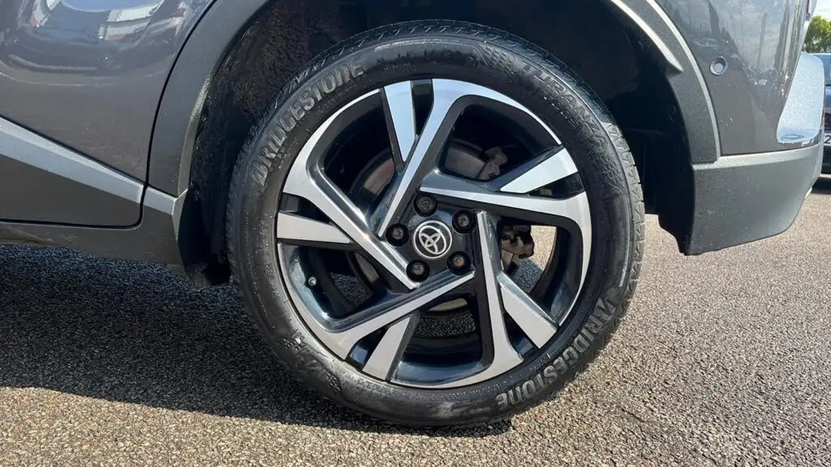 2022-toyota-c-hr-18-vvt-i-design-big-29