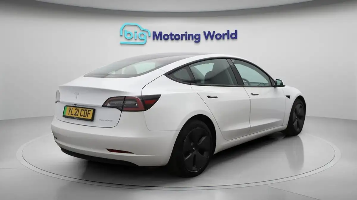 2021-tesla-model-3-e-long-range-4x4-big-7