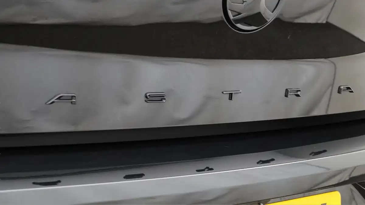 2023-vauxhall-astra-12-turbo-gs-hatchback-auto-big-22